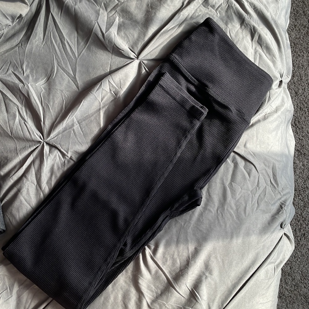 Fabletics high waisted rubbed seamless leggings - M
